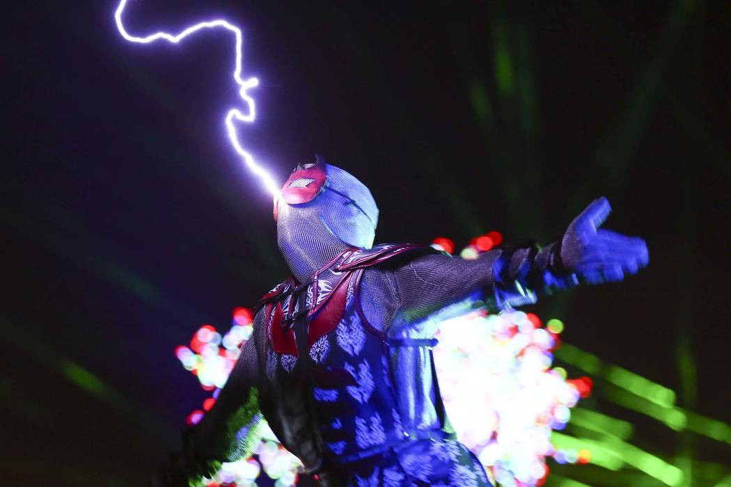 Professional Solo Lightning Performer